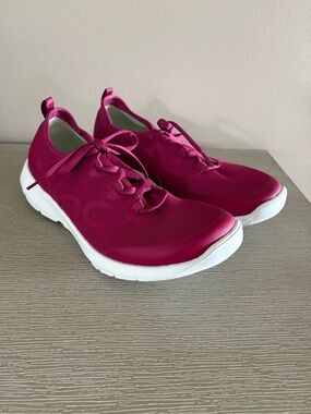 OOFOS OOMG Sport LS Low Shoes Lace-up Comfort  Rosebud Pink Womens Sz 10